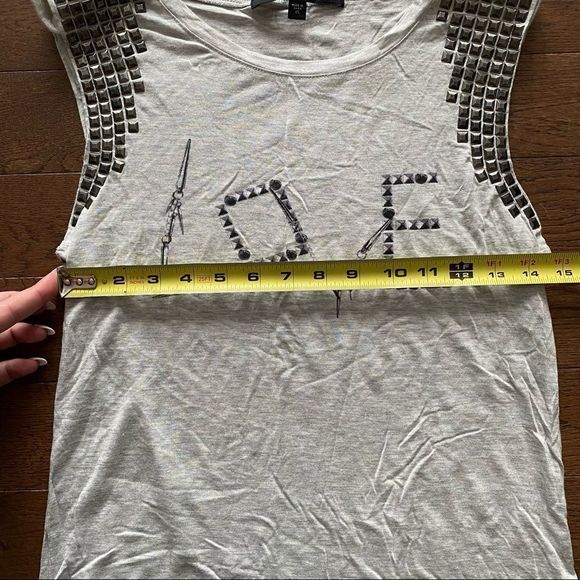 ✨50% OFF✨ Guess Tank Top - Picture 7 of 8